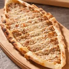 Kıymalı Kaşarlı Pide