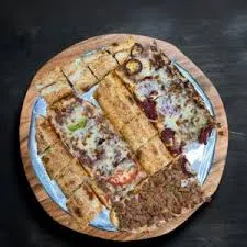 Adem Usta Spesiyal Pide 