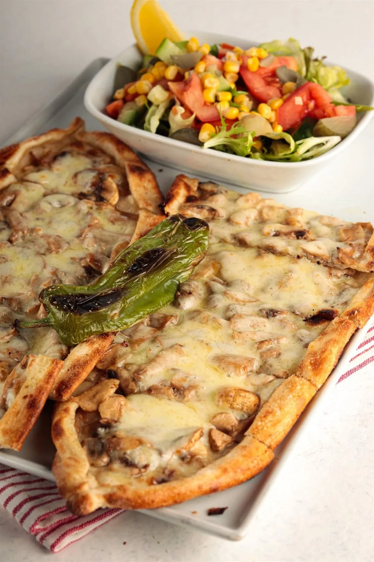 Calzone Mantarlı Pide