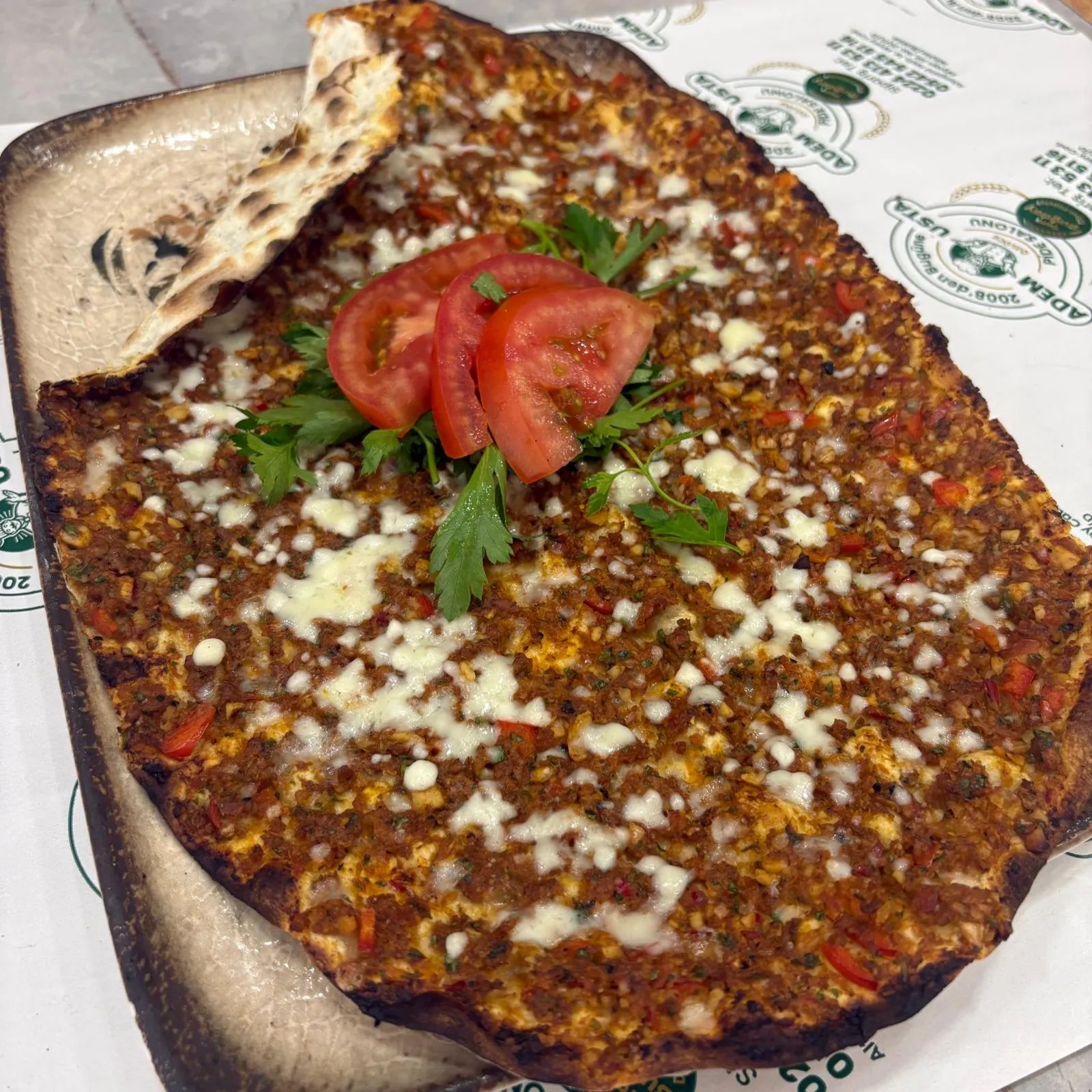 Kaşarlı Lahmacun